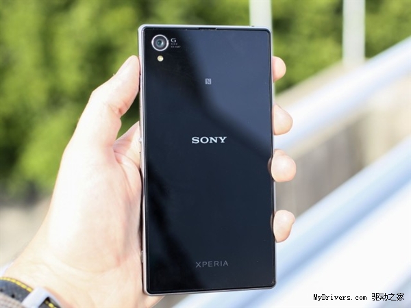 沾干兒子光 Xperia Z1用上Android 4.4